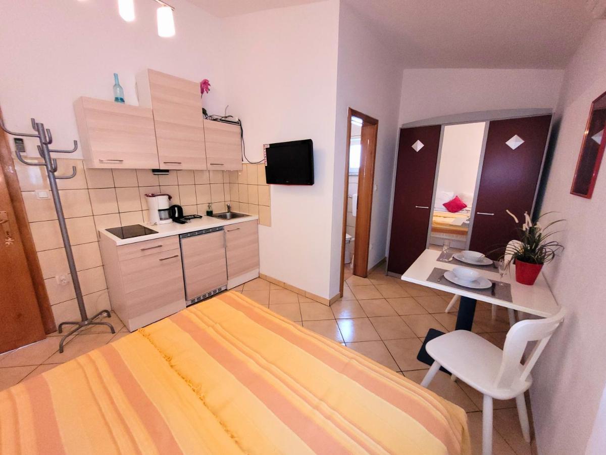 Apartment Jelena Vir Eksteriør billede